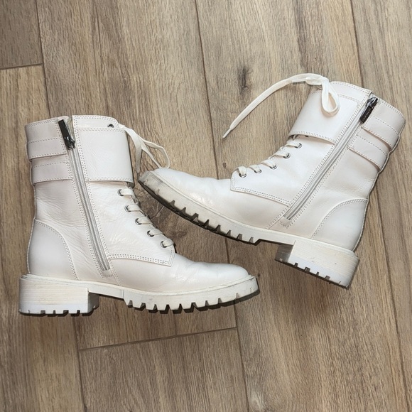 VINCE CAMUTO FAWDRY Booties White Cream Leather Zip Up Combat Boots - Picture 3 of 4